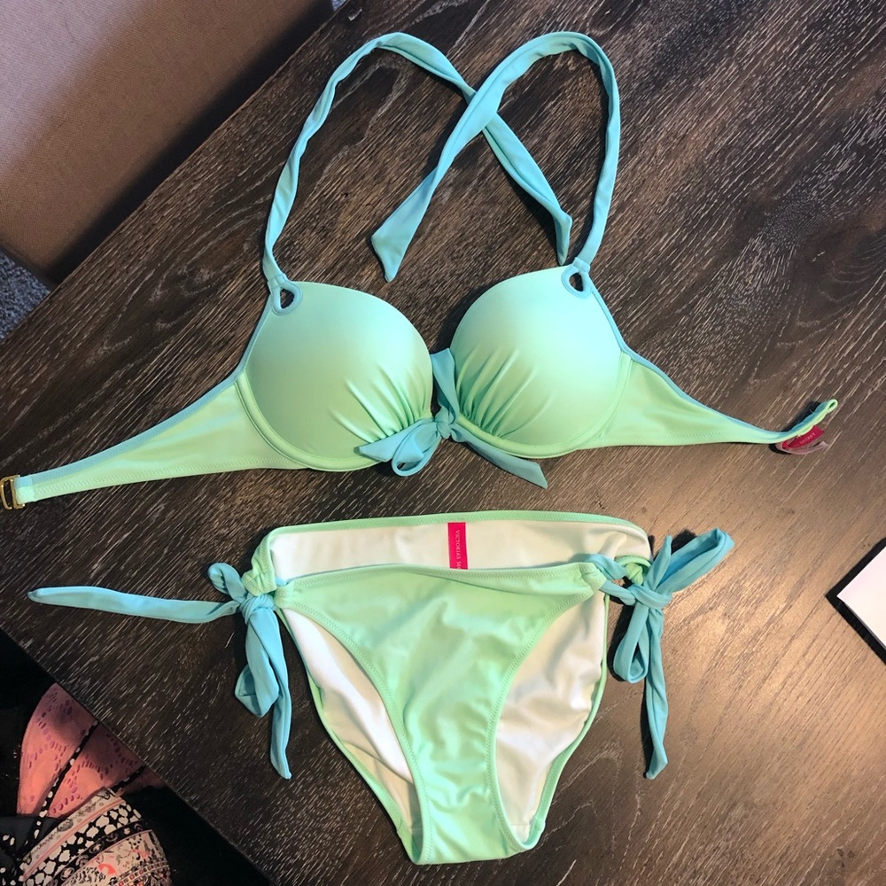 Victoria’s Secret push up bikini